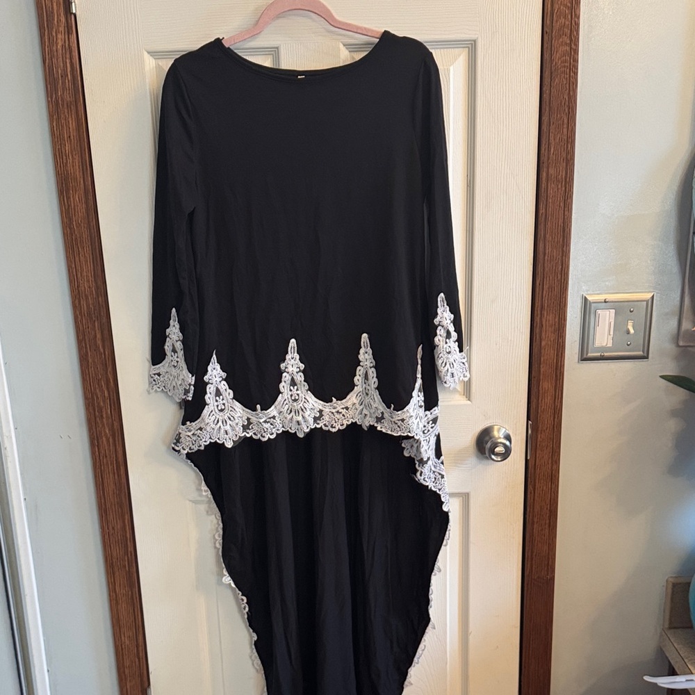 Elegant Black and White Lace Trim‎ Dress/Tunic